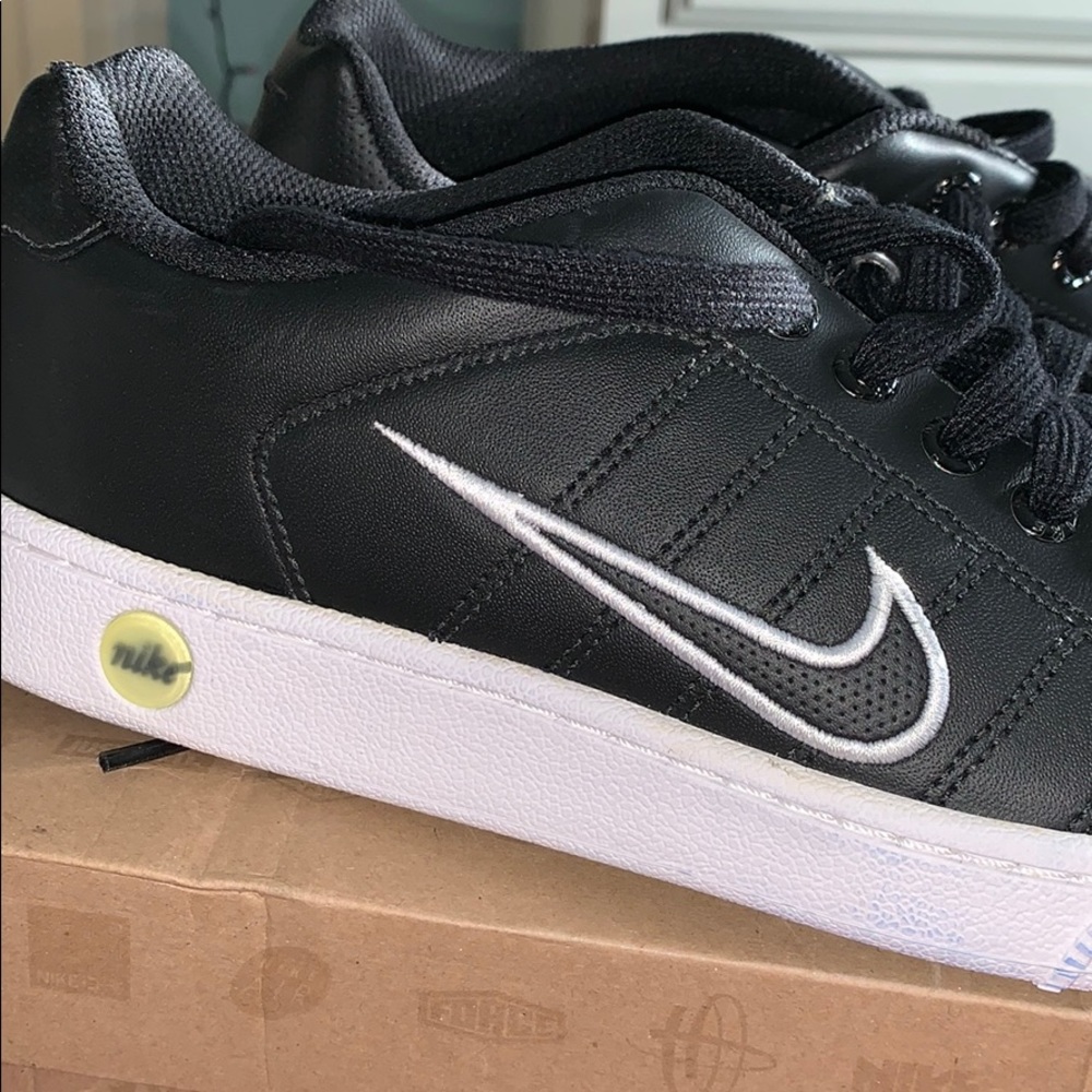 mens nike court tradition trainers